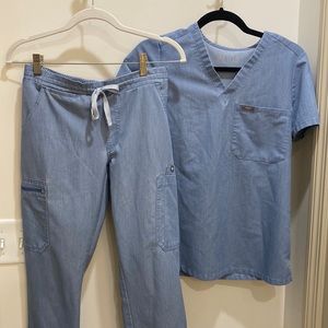 FIGS XS scrub set chambray